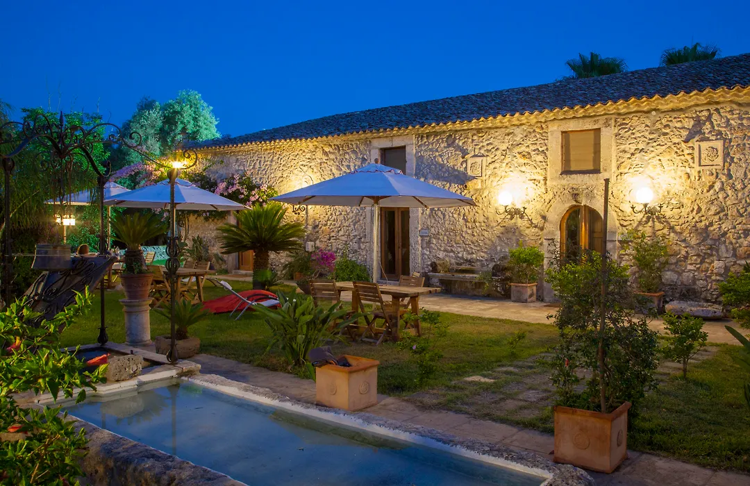 Villa Dei Papiri-1